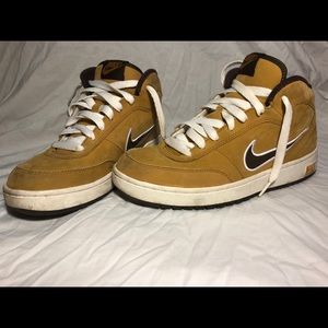 Vintage Nike Trainers